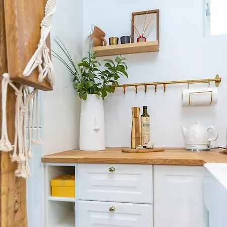 Stylish And Cozy In The Heart Of Appartamento Reval