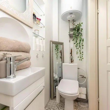 Stylish And Cozy In The Heart Of